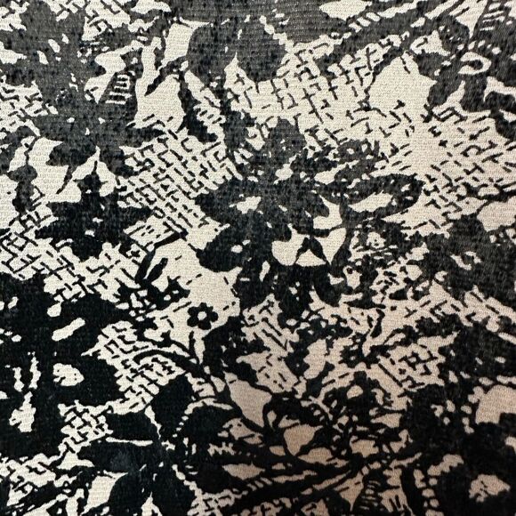 2/$30 Chicos Velvet Burnout Top Size XL Whimsigoth Floral Distressed Grunge - Picture 13 of 14